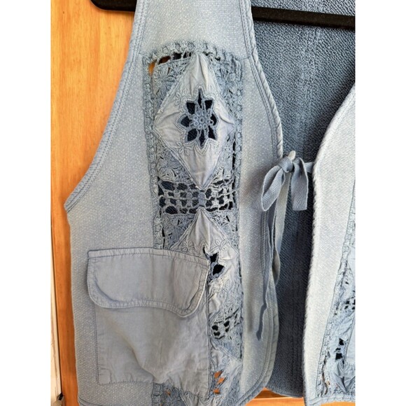 Free People Wonderstruck Vest Top Floral Crochet Lace Blue XS Boho Cowgirl - Picture 6 of 7